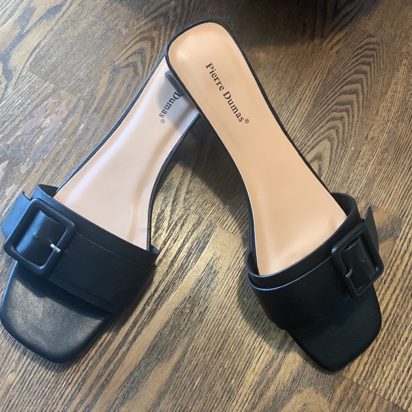 Sandals - Picture 3 of 4